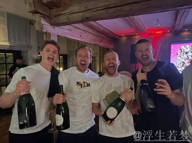 首冠喜悦!戴尔抽雪茄庆祝职业生涯新篇章 首冠喜悦!戴尔抽雪茄庆祝职业生涯新篇章